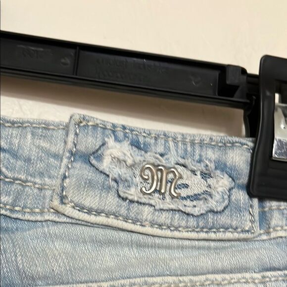 Miss Me Blue Daisy Flower Denim Distressed Shorts Boho Contemporary Festival - Picture 5 of 11